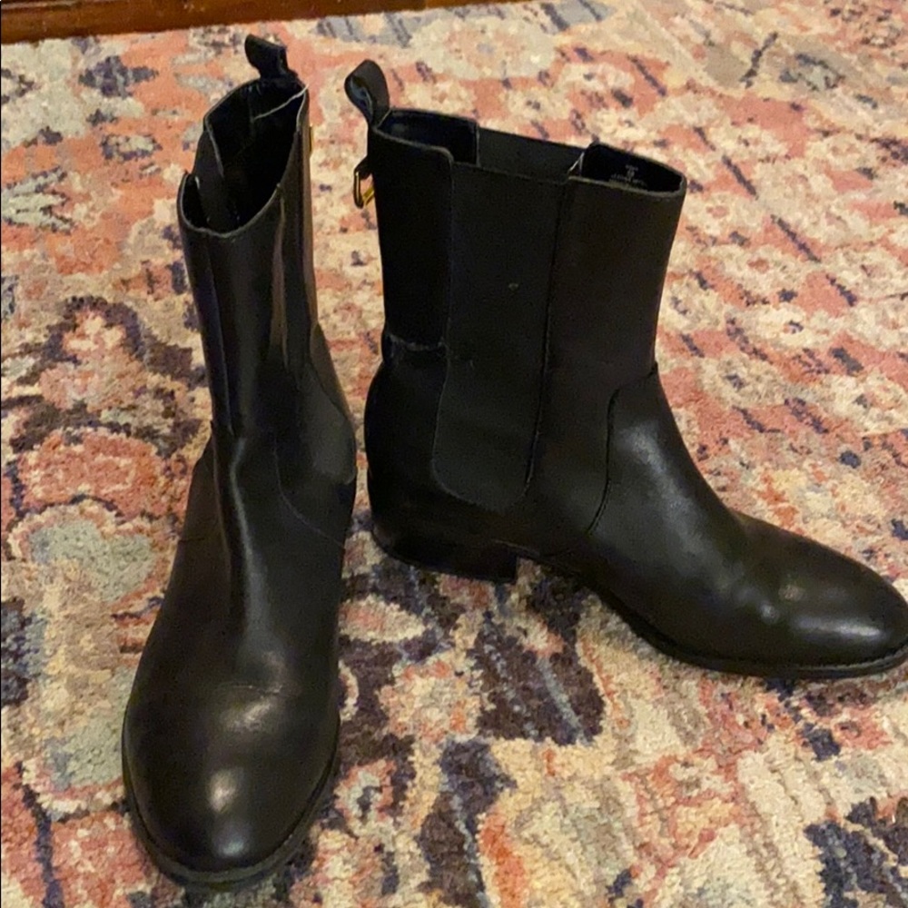 Flat black boots